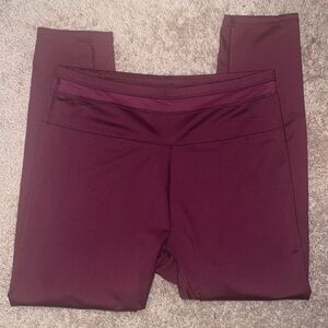 Fabletics Define PowerHold® High-Waisted 7/8
Legging